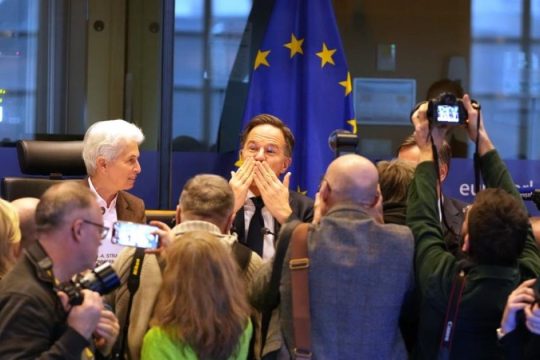 Ρούτε: Η Ευρώπη είναι ανίκανη να υπερασπιστεί τον εαυτό της